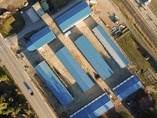 Мастерская по строительству стальных конструкций на складе с окном из алюминиевого сплава и металлической рамкой из стали